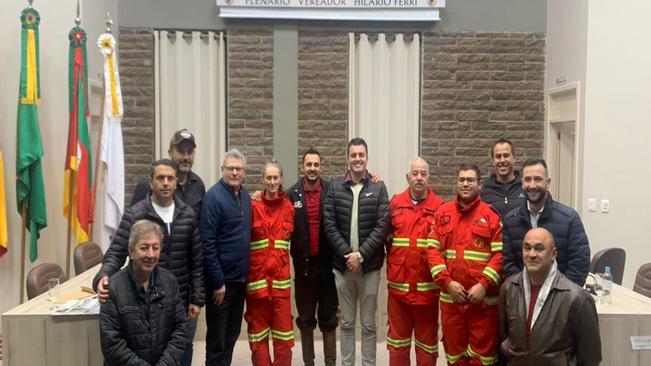 ￼￼PRESIDENTE DO LEGISLATIVO PROPÕEM INSTITUIR SEDE À ASSOCIAÇÃO DO CORPO DE BOMBEIROS VOLUNTÁRIOS DE ARVOREZINHA